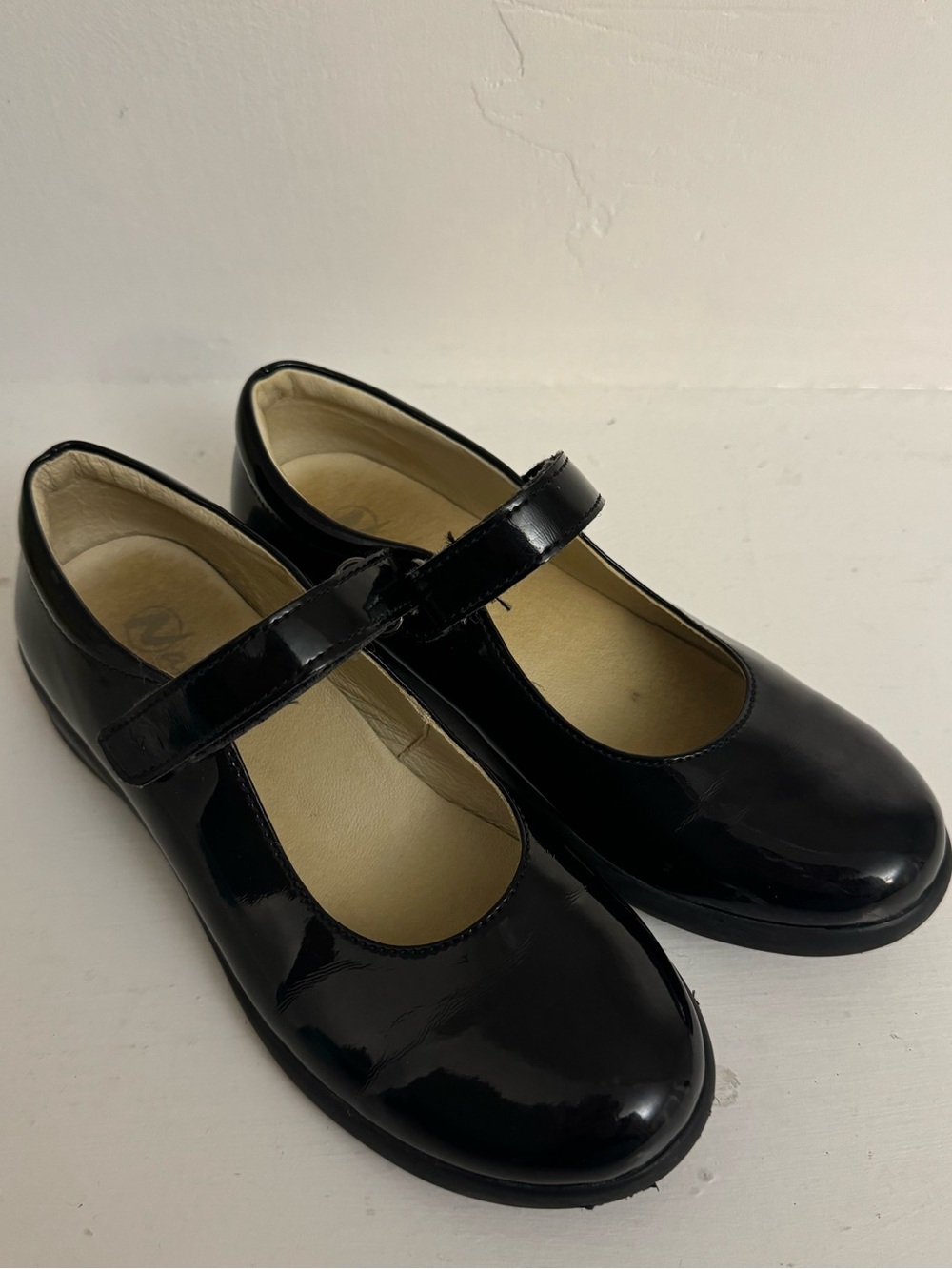Naturino Girls Size 32 US Size 1.5 Black Patent Leather Mary Janes